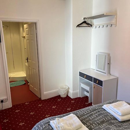 Marston Town Centre Villa Blackpool Bagian luar foto