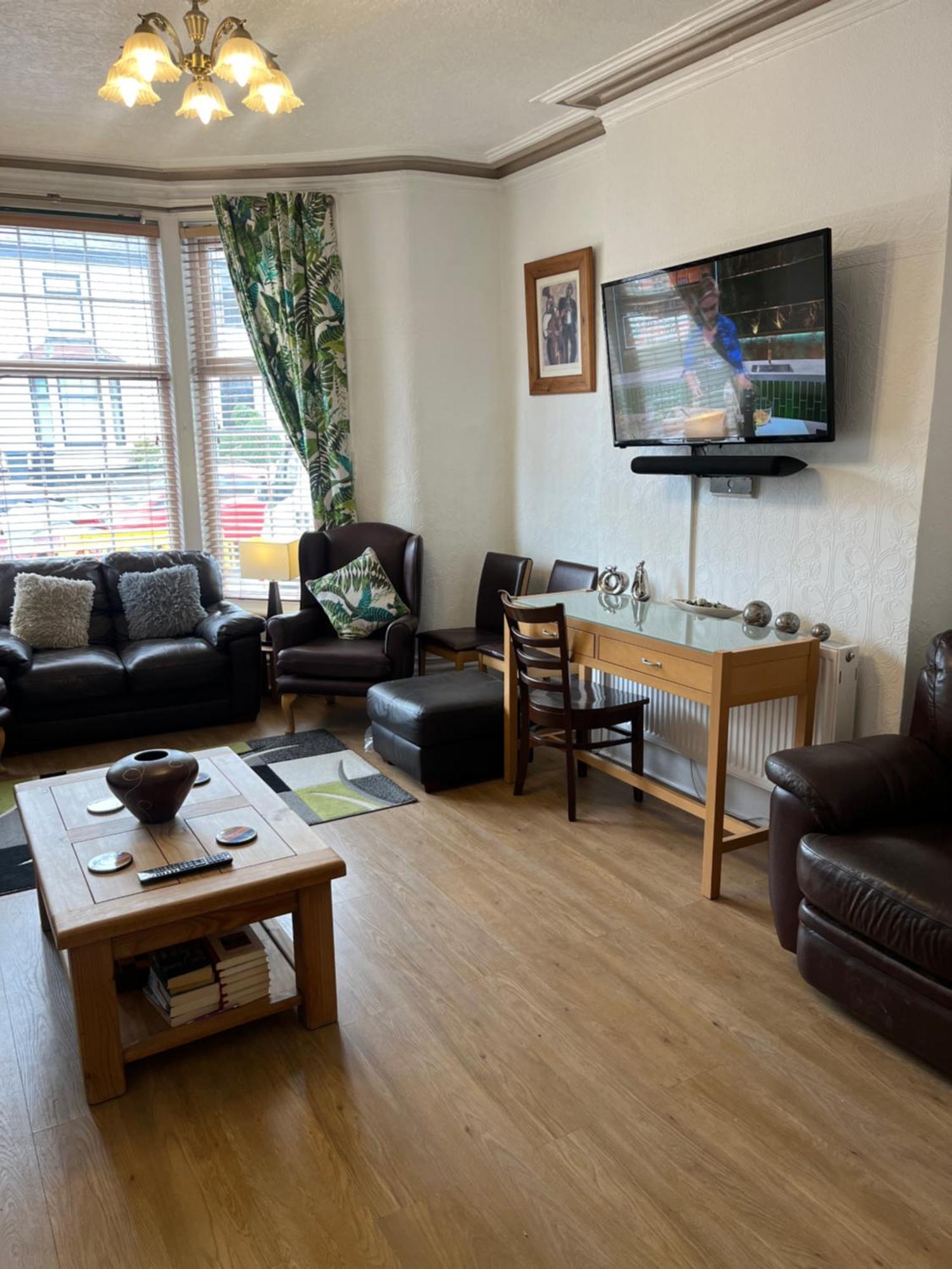 Marston Town Centre Villa Blackpool Bagian luar foto