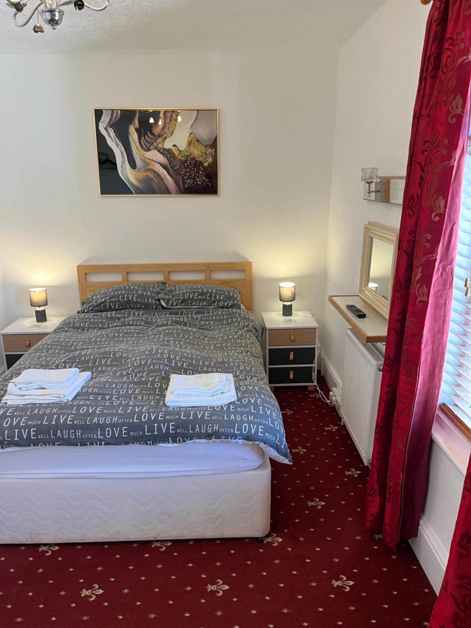 Marston Town Centre Villa Blackpool Bagian luar foto