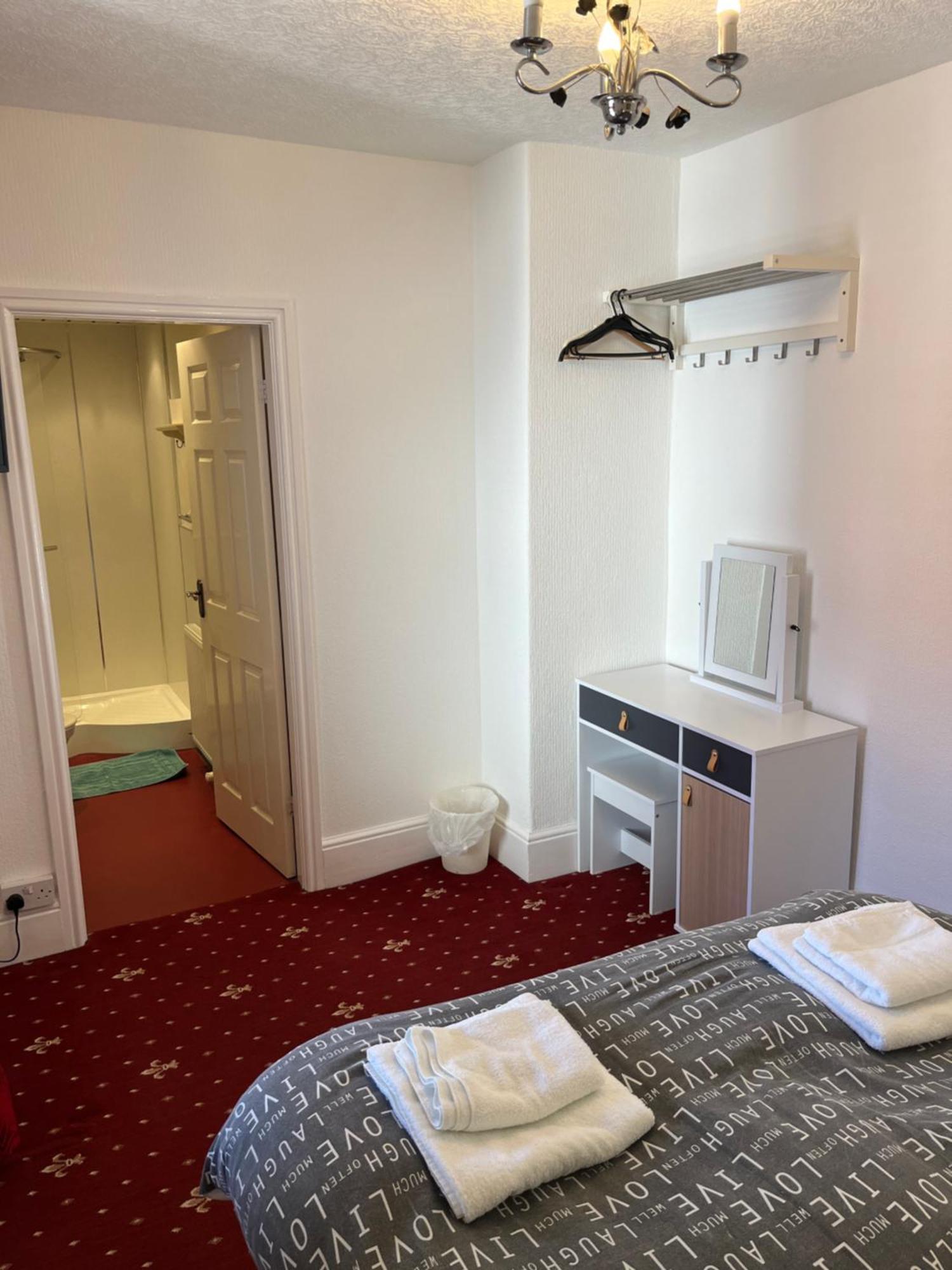 Marston Town Centre Villa Blackpool Bagian luar foto