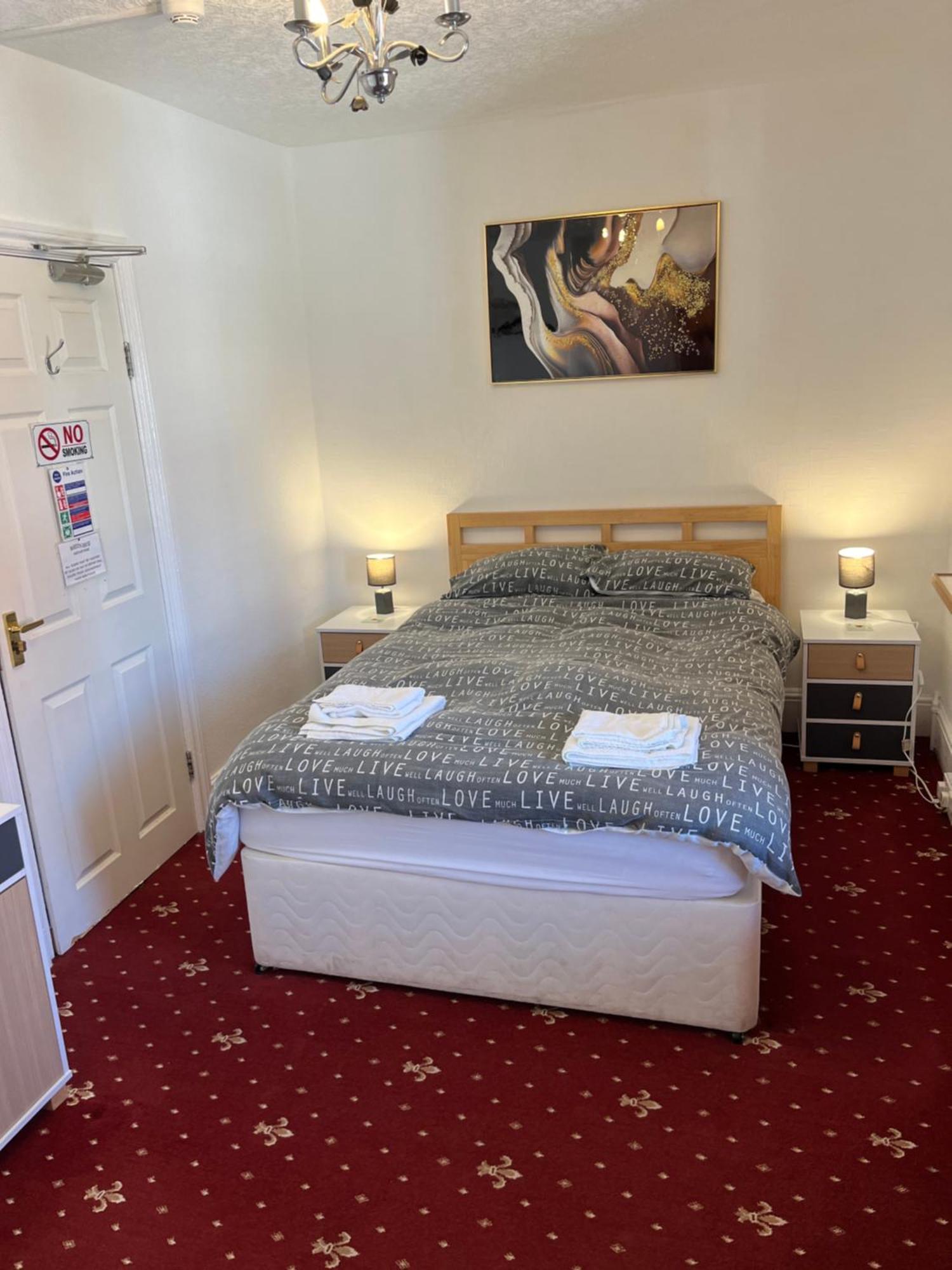 Marston Town Centre Villa Blackpool Bagian luar foto